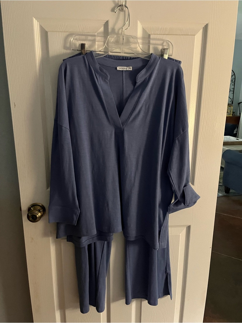 Mersea travel outfit with Relaxed V-Neck Long Sleeve Top - purple including matc